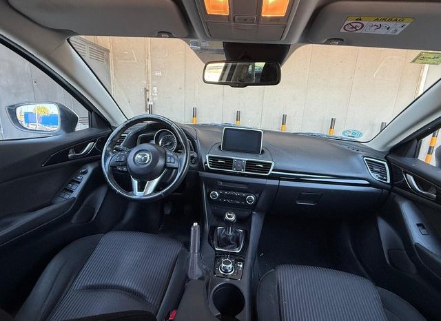 
								Mazda 3 2015 lleno									