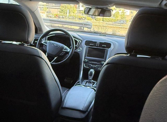 
								Ford Mondeo 2017 lleno									