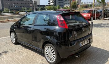
									Fiat Punto 2008 lleno								