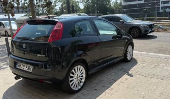 
									Fiat Punto 2008 lleno								