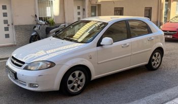 
									Chevrolet Lacetti 2011 lleno								
