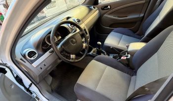 
									Chevrolet Lacetti 2011 lleno								