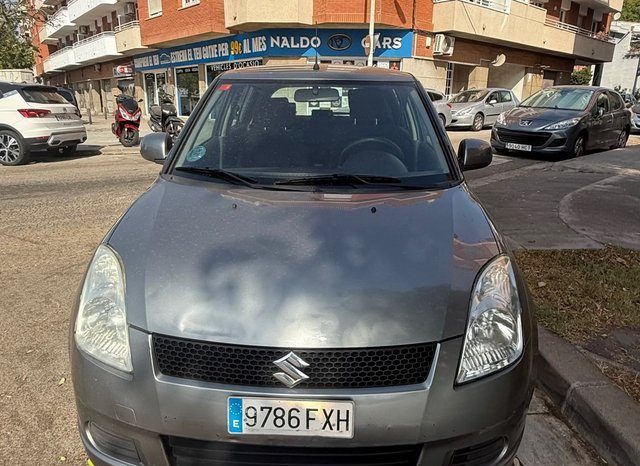 
								Suzuki Swift 2008 lleno									
