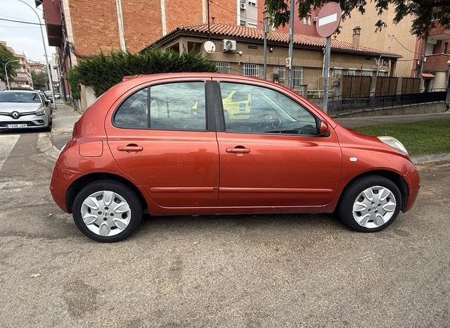 
								Nissan Micra 2010 lleno									