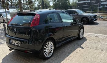 
									FIAT Punto 2008 lleno								