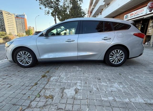 
								Ford Focus 2020 lleno									
