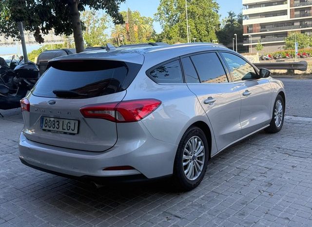 
								Ford Focus 2020 lleno									