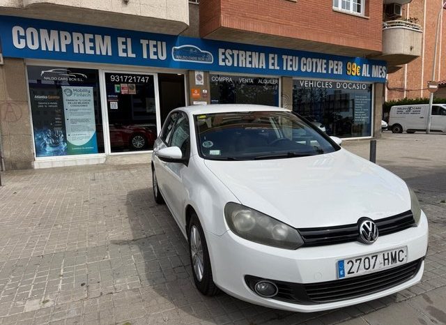 
								Volkswagen Golf 2012 lleno									