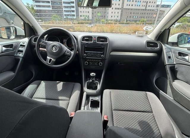 
								Volkswagen Golf 2012 lleno									