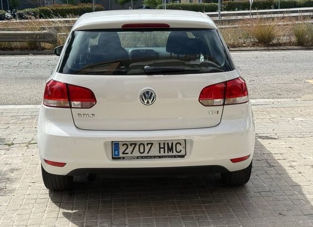 
								Volkswagen Golf 2012 lleno									