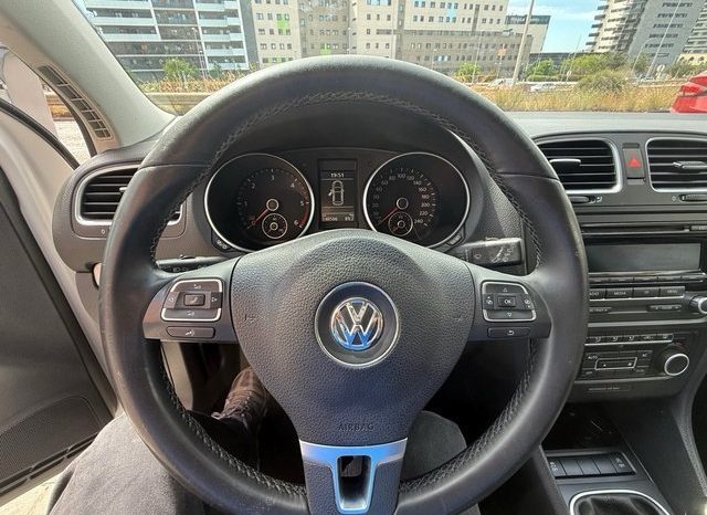 
								Volkswagen Golf 2012 lleno									