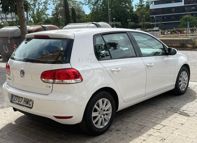 
								Volkswagen Golf 2012 lleno									