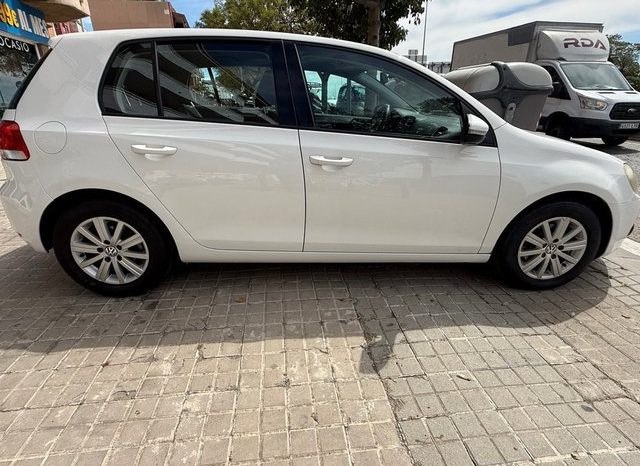 
								Volkswagen Golf 2012 lleno									
