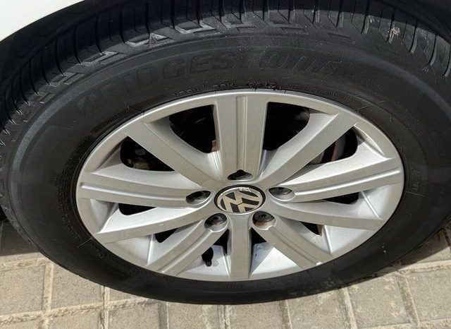 
								Volkswagen Golf 2012 lleno									