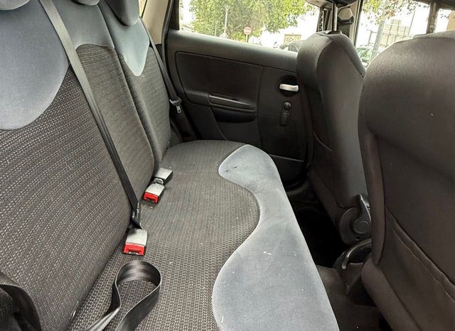 
								Citroen C3 2007 lleno									