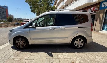 
									Ford Tourneo Courier 2018 lleno								
