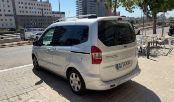 
									Ford Tourneo Courier 2018 lleno								