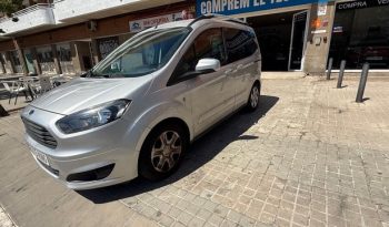 
									Ford Tourneo Courier 2018 lleno								