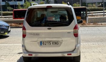 
									Ford Tourneo Courier 2018 lleno								