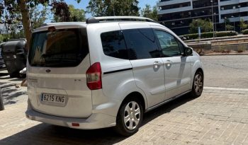 
									Ford Tourneo Courier 2018 lleno								